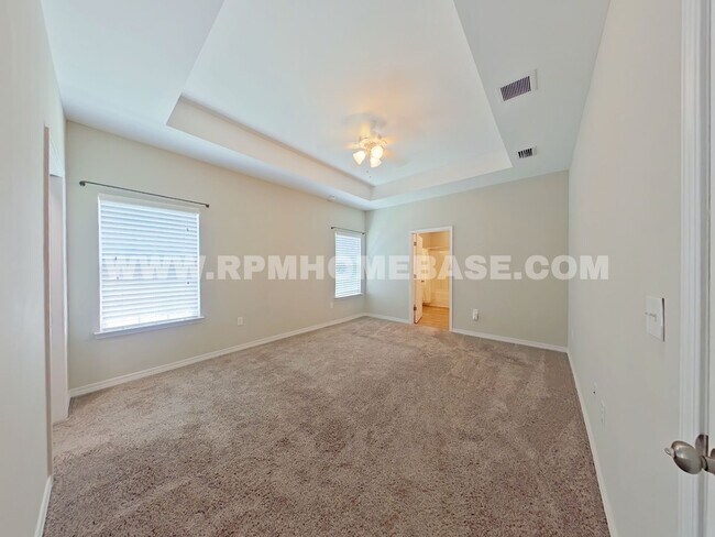 Foto del edificio - 498 Lakeview St