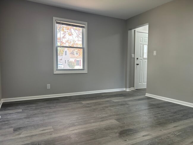 Building Photo - 510 S Alfred Ave