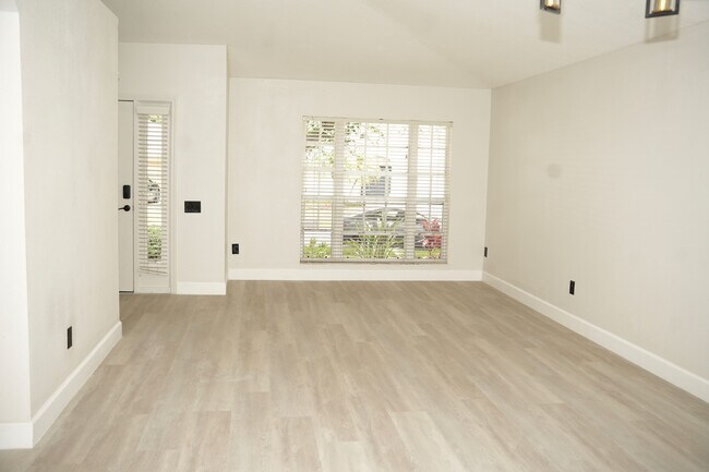 Photo - 12326 Hawkeye Point Pl House