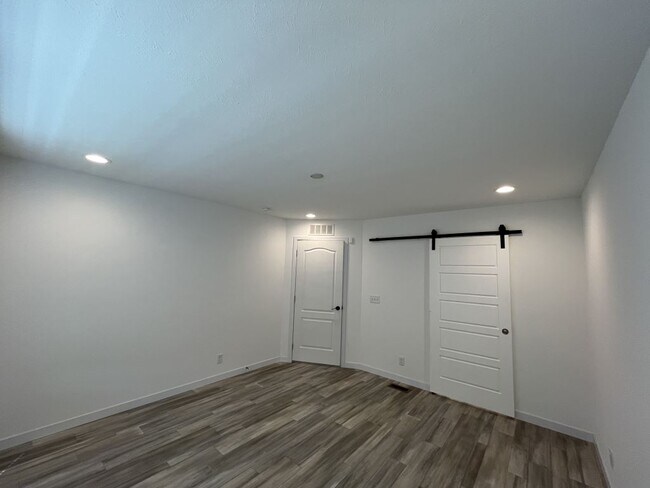 Foto del edificio - 5104 Augusta Blvd