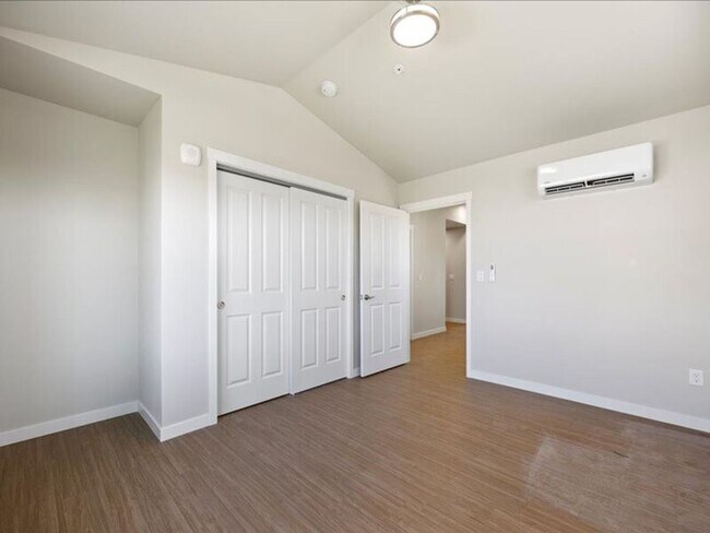 Foto del edificio - 6005F Chapel Hill Blvd