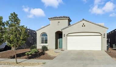 Building Photo - 1126 Gaitan St