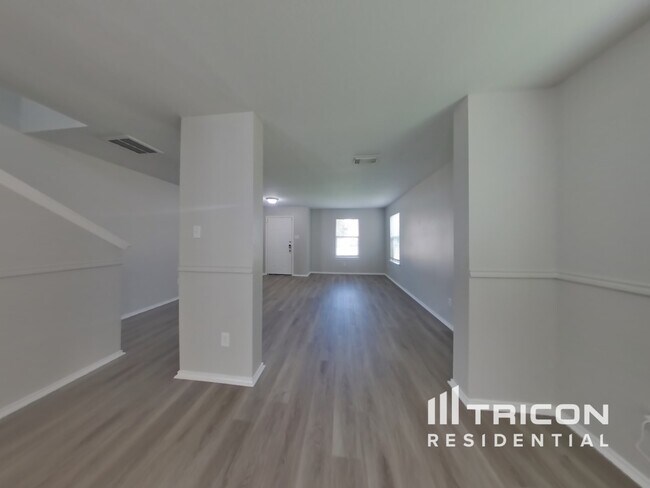 Foto del edificio - 7926 Chatham Springs Ln