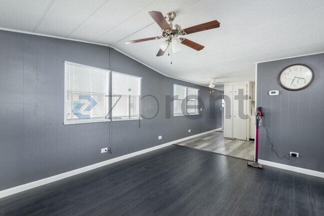 Foto del edificio - Unit #322