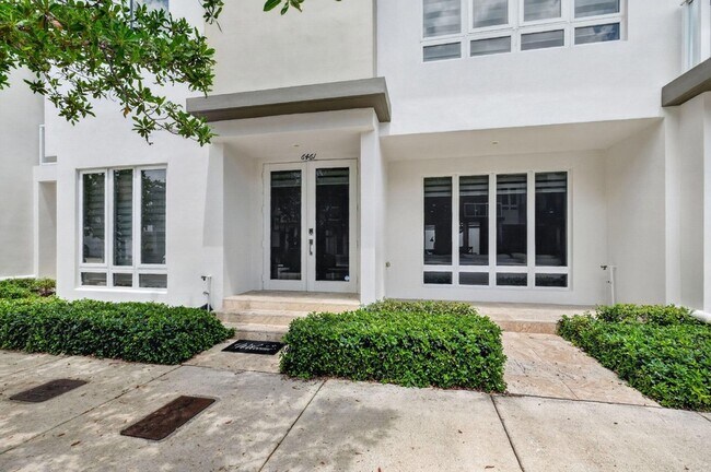 Building Photo - 6461 NW 103rd Psge