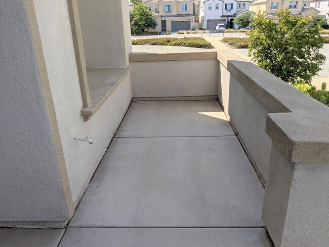 Foto del edificio - ELLINGTON WAY CHINO HILLS, 91709  (4 BED / 3 BATH)