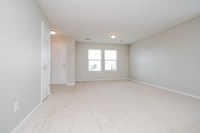 Building Photo - 2705 Sutherland Dr