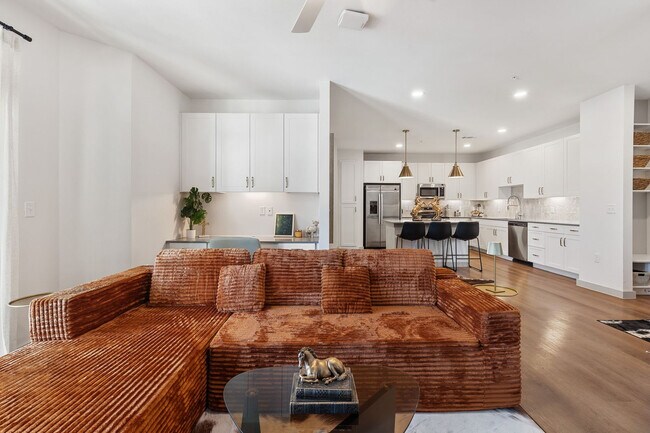 Foto del edificio - 1301 Leah Ave