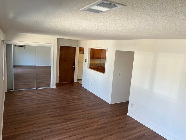Building Photo - 1430 Case Ave