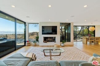 Building Photo - 3632 Beverly Ridge Dr