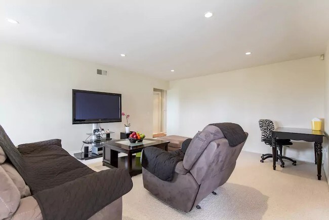 Foto del edificio - 3032 Norsewood Dr