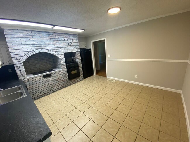 Building Photo - Nice duplex in quiet Franklin neighborhood...