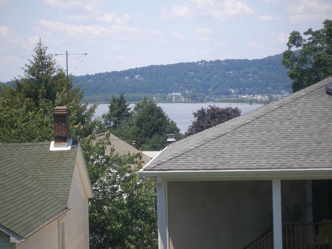 Hudson River Views - 22 S Ferris St