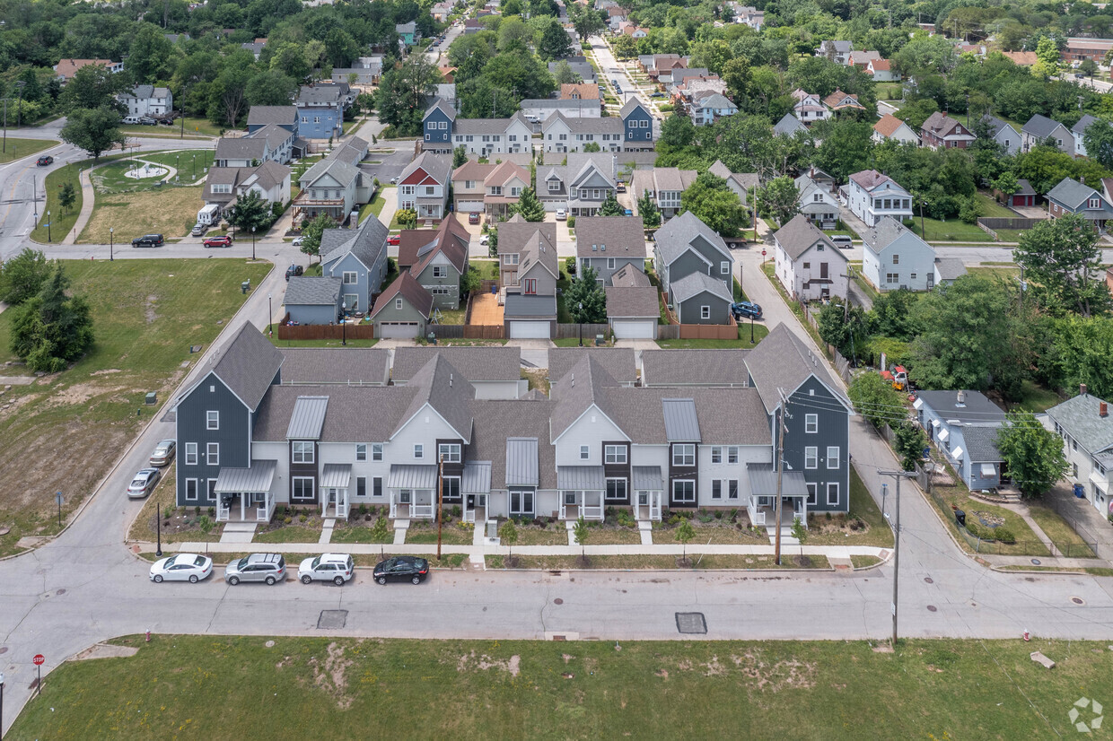 Primary Photo - Legacy at Saint Luke's Pointe