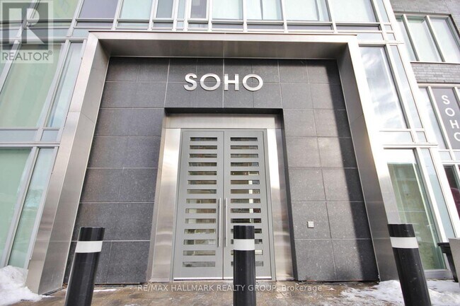 Photo du bâtiment - 111 Champagne Ave S