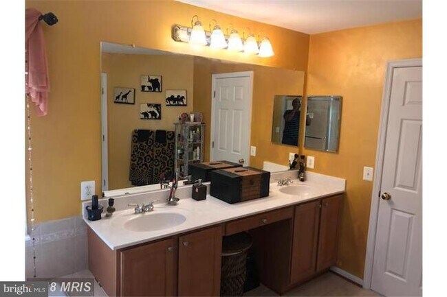Foto del edificio - 1603 Rising Ridge Rd