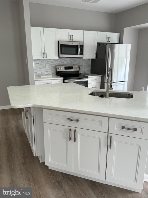 Foto del edificio - 44244 Mossy Brook Square