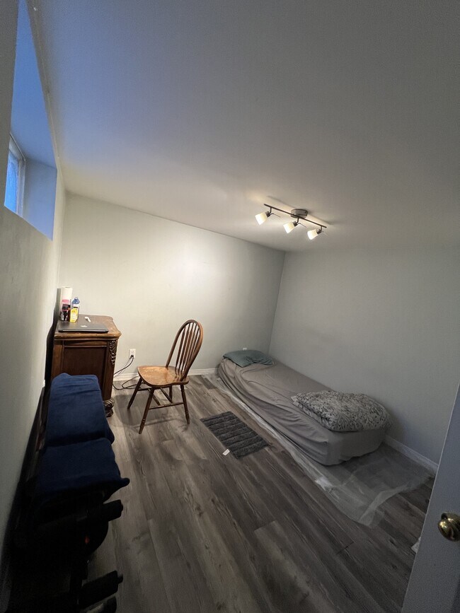 Photo du bâtiment - 18 Linden Ave