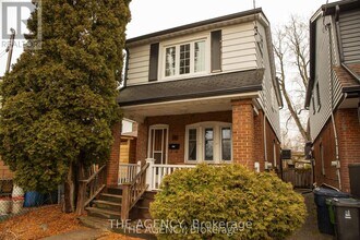 Building Photo - 30 Falwyn Ave