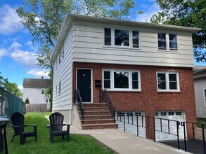 Building Photo - 146 North Ave
