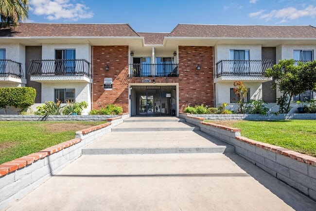 Building Photo - Windsor Arms Apartments