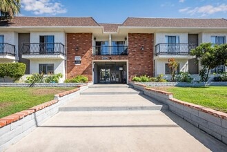 Building Photo - Windsor Arms Apartments