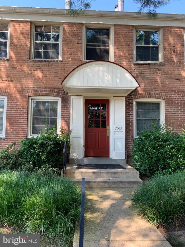 2513 Arlington Blvd Unit 34, Arlington, VA 22201 Condo for Rent in