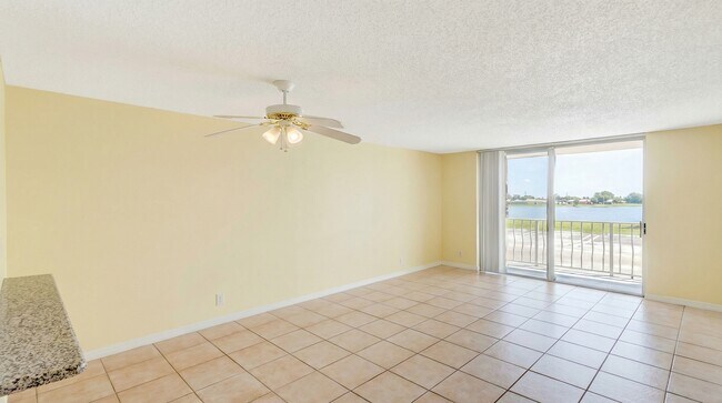 Foto del edificio - 470 Executive Center Dr