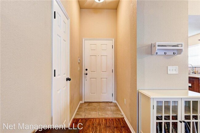 Building Photo - 225 Tecumseh Meadows Dr
