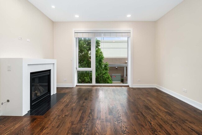 Foto del edificio - 3508 N Sacramento Ave