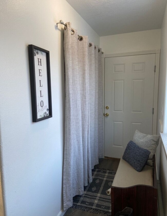 Building Photo - 1100 W Nugget Ave