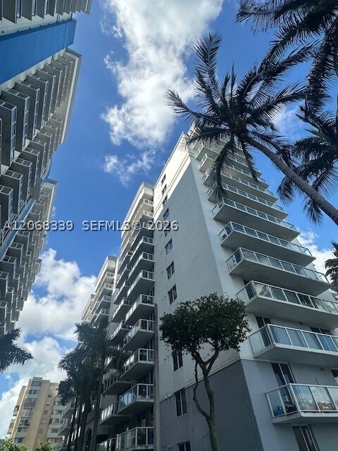 Foto del edificio - 5091 NW 7th St