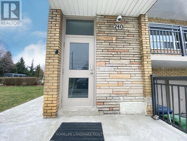 Photo du bâtiment - 240-240 Wilmington Ave