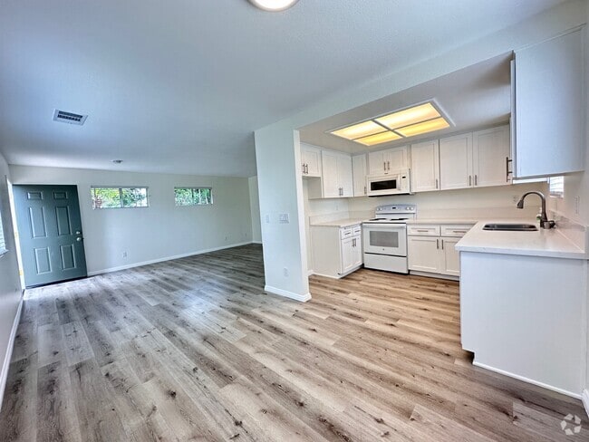 3121 A - Milestone Apartments