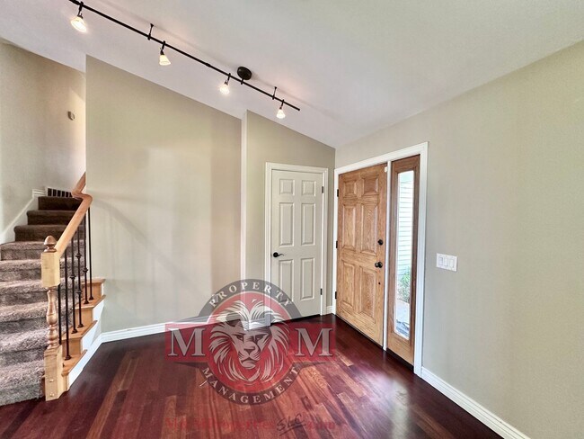 Foto del edificio - 4 Bed 3.5 Bath Beautiful Home In Sandy