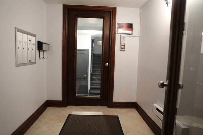 Building Photo - 5062 W Agatite Ave