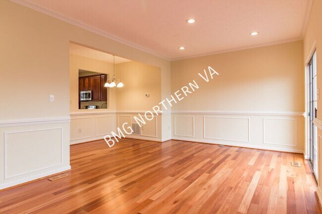 Building Photo - 44126 Tippecanoe Terrace