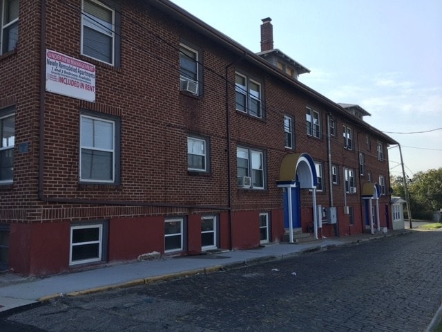 Primary Photo - 219 W. Church Street ~ 10 Units