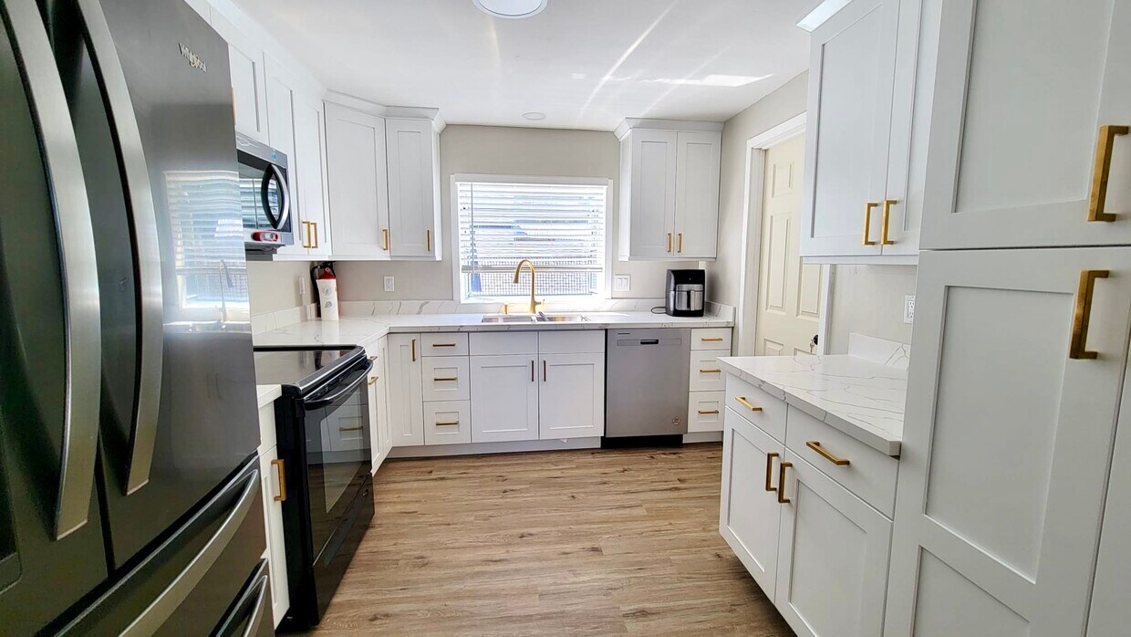Foto principal - 1306 N 100th St