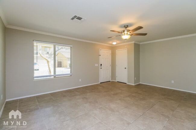 Building Photo - 2576 S Chaparral Rd