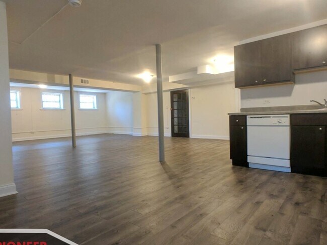 Foto del edificio - 2526 N Kedzie Blvd