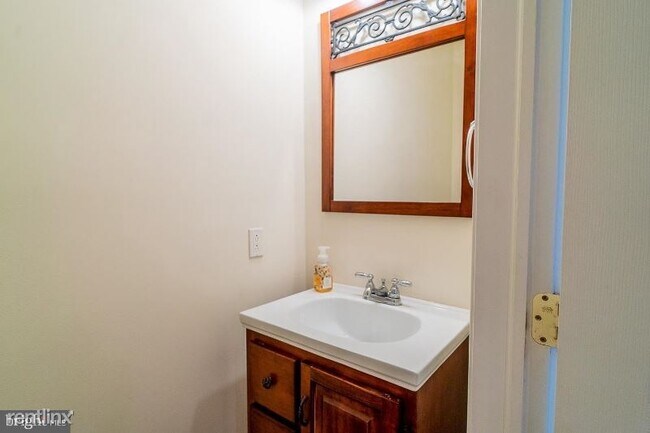 Building Photo - 4 br, 4 bath House - 2236 Christian St