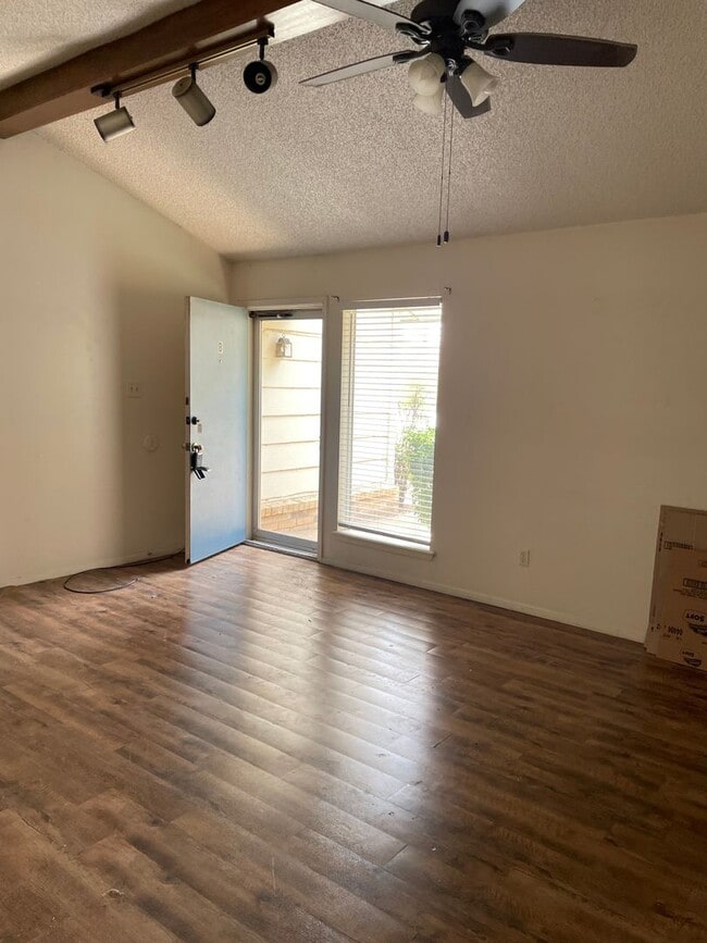 Building Photo - 7409 Waco Ave