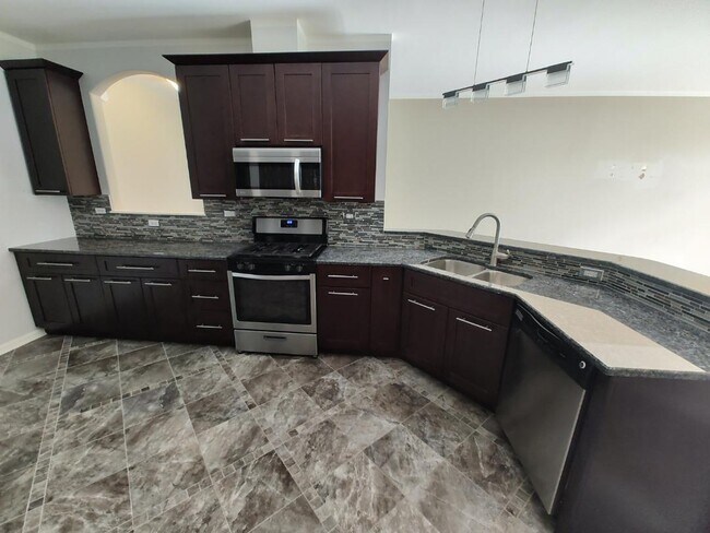 Building Photo - 7431 Claridge Dr