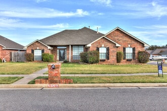 Building Photo - 500 Loyd Ln