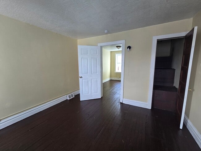 Foto del edificio - 528 N Jute St