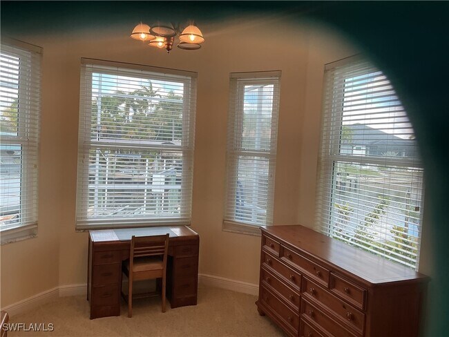 Foto del edificio - 2605 Beach Pkwy W