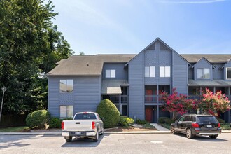 Building Photo - 1530 Fort Johnson Rd