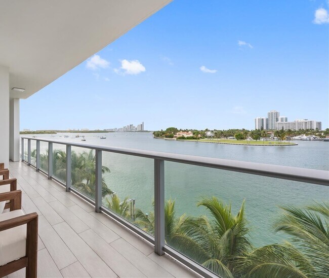 Foto del edificio - 10201 E Bay Harbor Dr