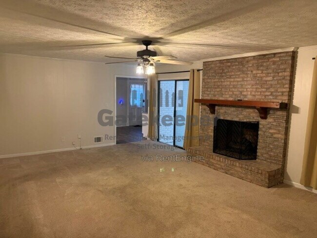 Foto del edificio - 120 Riley Ct
